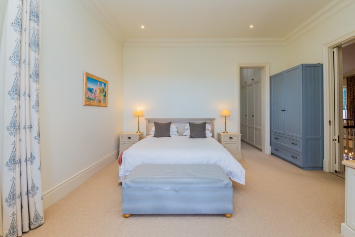 5 Bedroom Property for Sale in Constantia Western Cape
